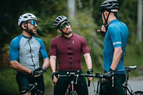 Cyklister med cykelbriller